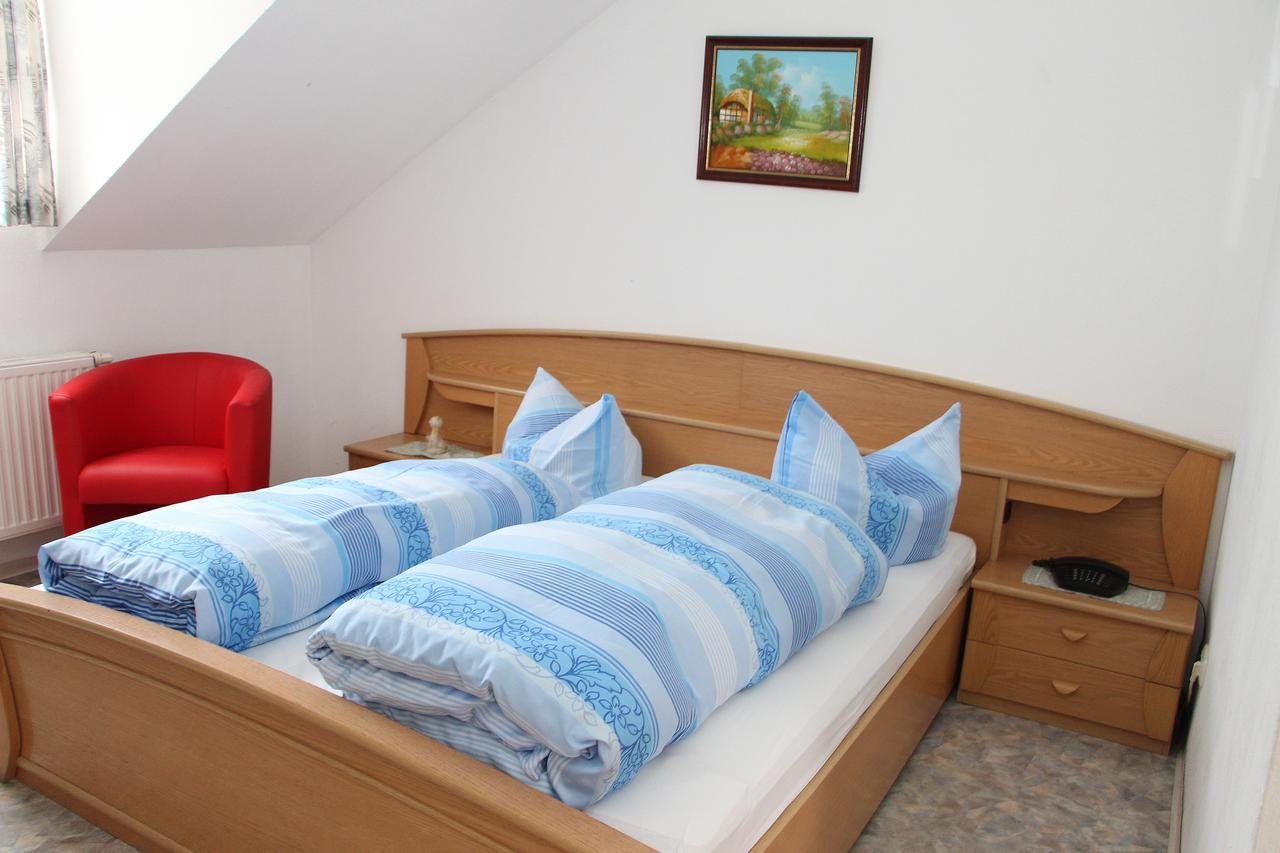 Hotel Bayerischer Hof Wiesau Екстериор снимка