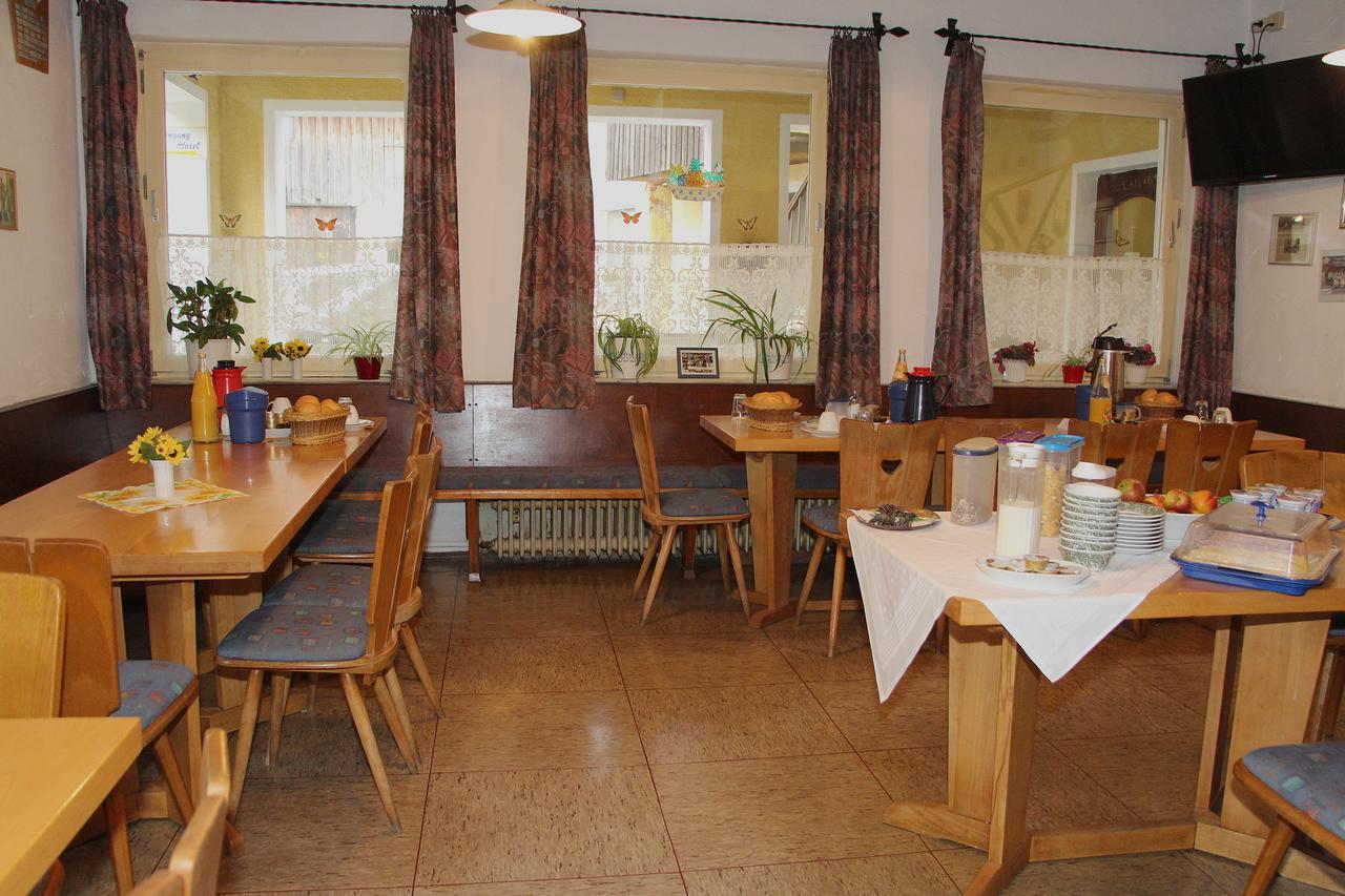 Hotel Bayerischer Hof Wiesau Екстериор снимка