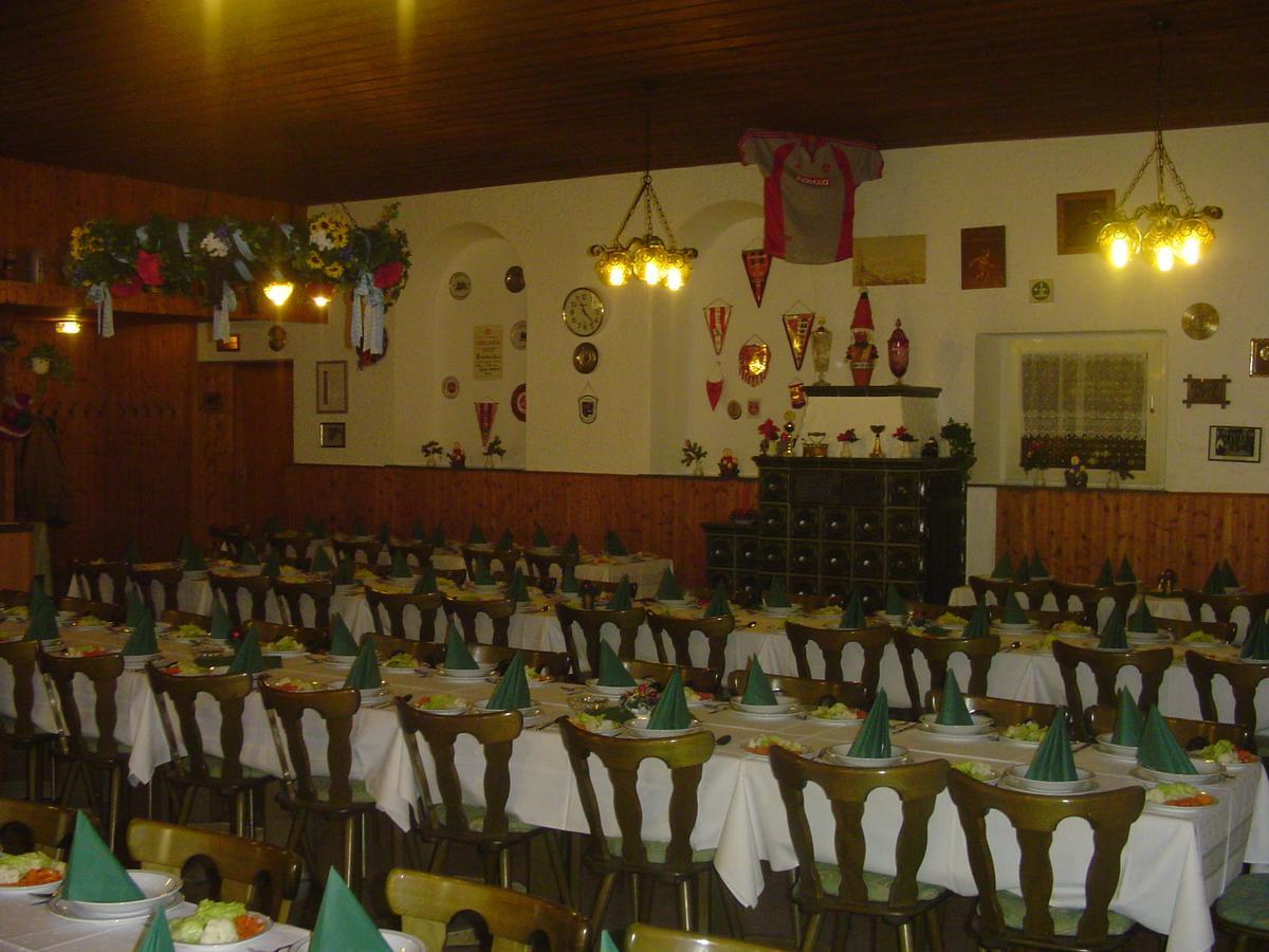 Hotel Bayerischer Hof Wiesau Екстериор снимка